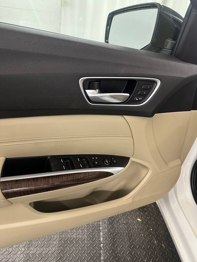 Used 2019 Acura TLX FWD image 9