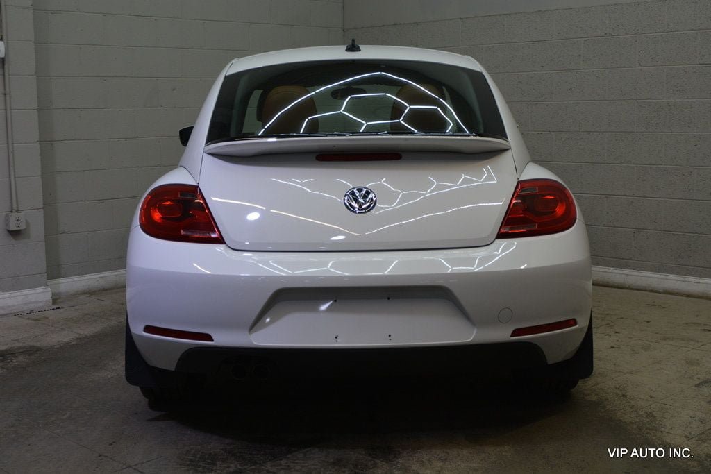 Used 2015 Volkswagen Beetle 1.8T Classic FWD image 6