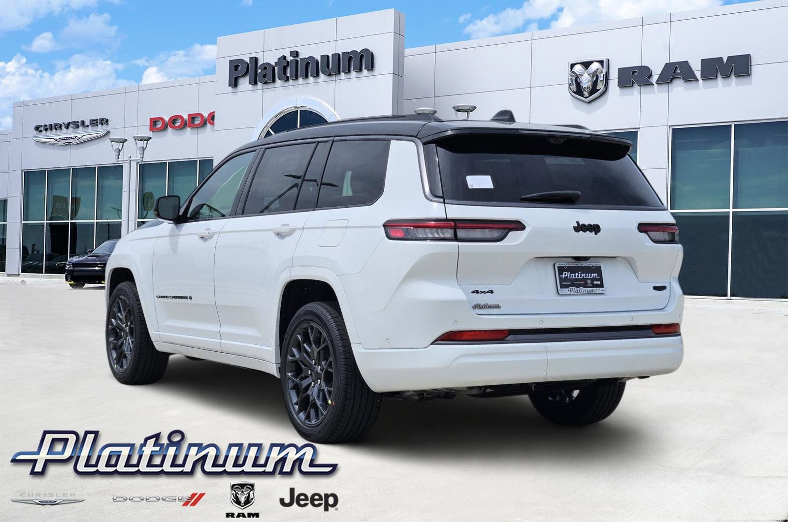 New 2026 Jeep Grand Cherokee L Summit w/ Obsidian Package AWD/4WD image 4