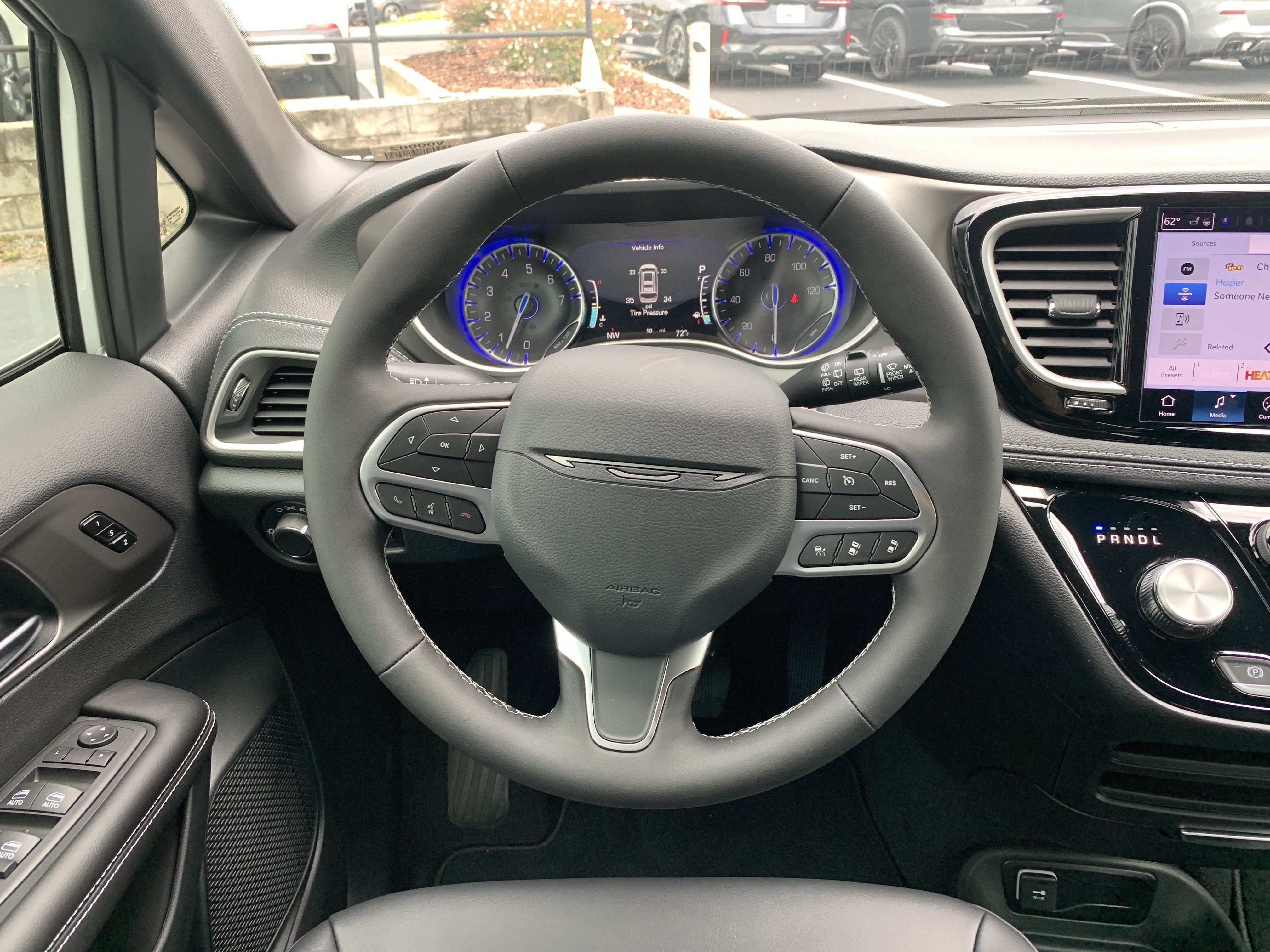 New 2027 Chrysler Pacifica Select FWD image 18