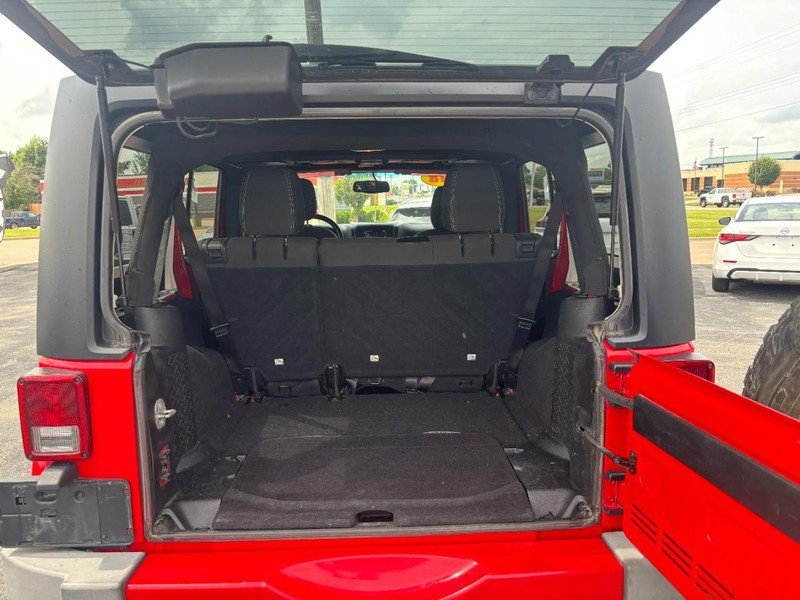 Used 2018 Jeep Wrangler Unlimited Sahara w/ Connectivity Group AWD/4WD image 6