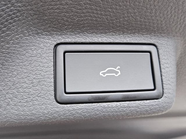 New 2025 Volkswagen ID. Buzz Pro S Plus AWD/4WD image 15