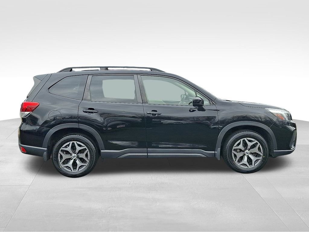 Used 2021 Subaru Forester Premium image 7