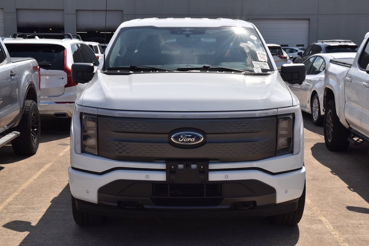 Certified 2023 Ford F150 Lightning XLT w/ Tow Technology Package AWD/4WD image 3