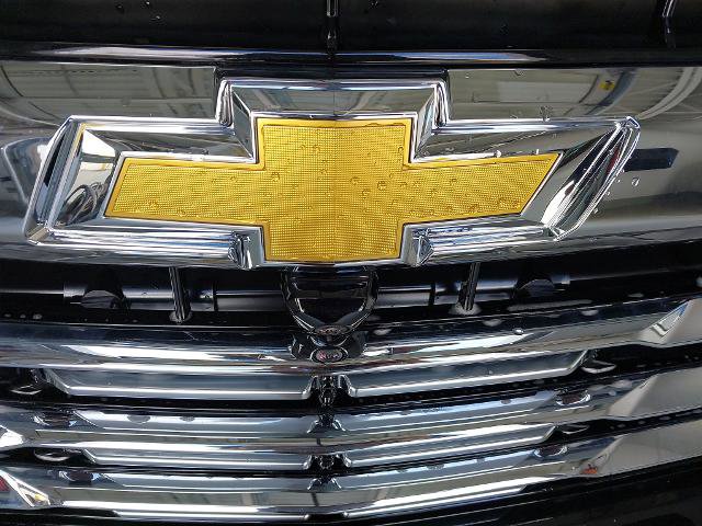 New 2026 Chevrolet Suburban Premier w/ Sun And Tow Package AWD/4WD image 31