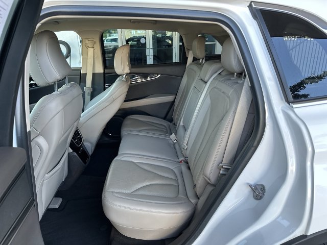 Used 2023 Lincoln Nautilus Reserve AWD/4WD image 23