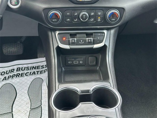 Used 2024 GMC Terrain SLT image 14