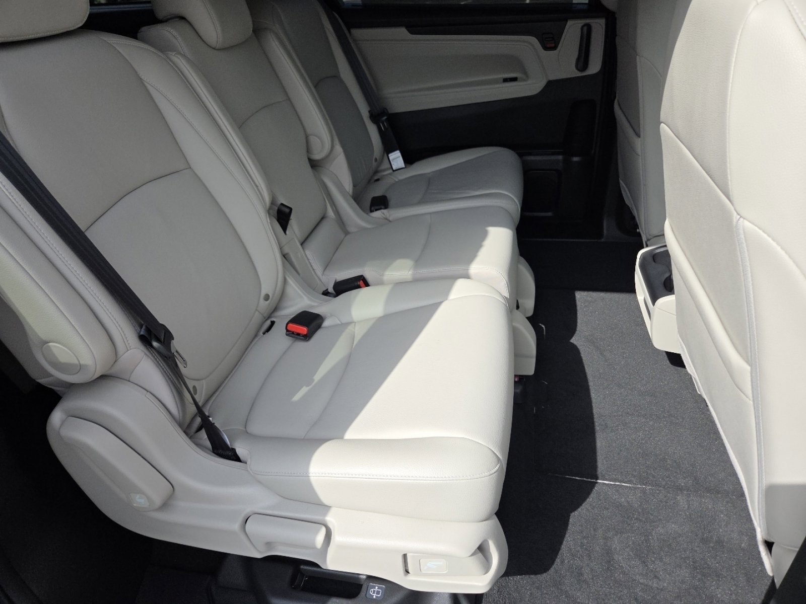 Certified 2025 Honda Odyssey EX-L image 24