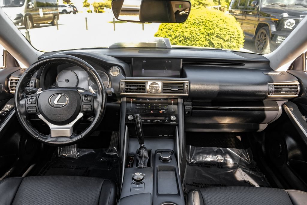 Used 2017 Lexus IS 200t RWD image 12