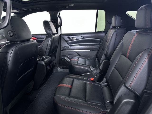 Used 2026 Chevrolet Traverse RS FWD image 26
