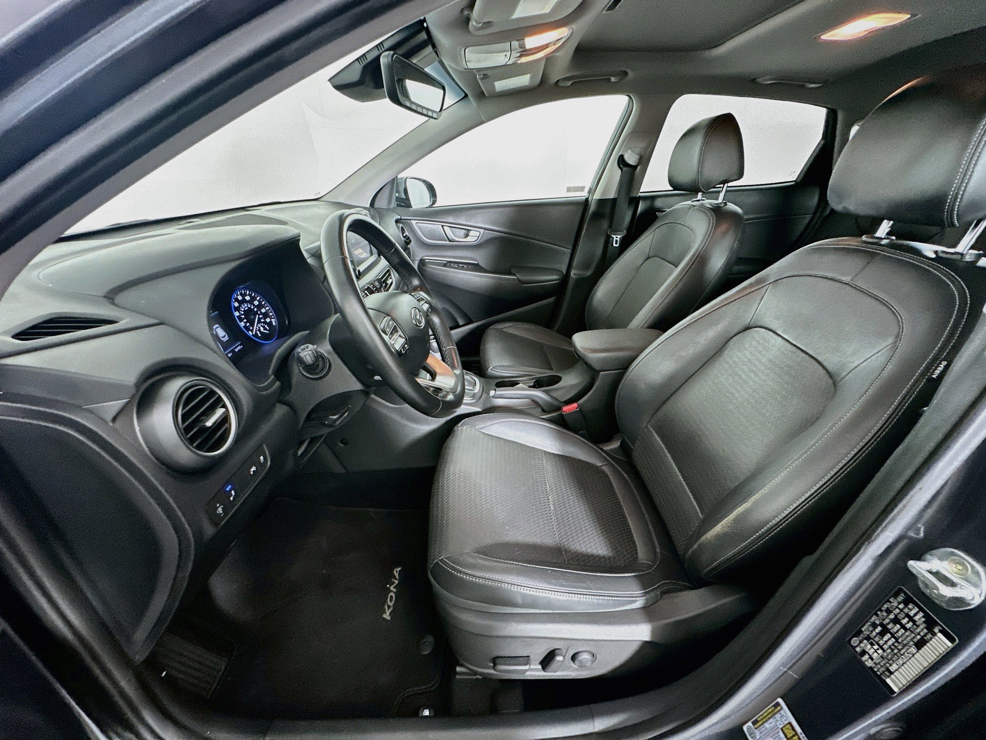 Used 2020 Hyundai Kona Limited w/ Cargo Package FWD image 13
