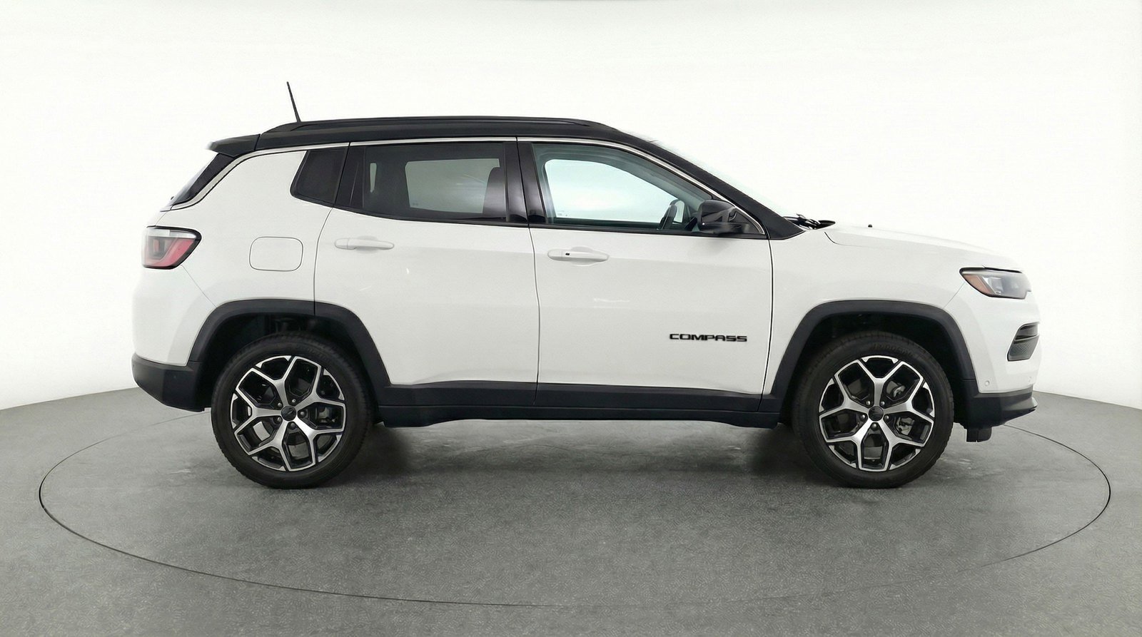 Used 2025 Jeep Compass Limited AWD/4WD image 8