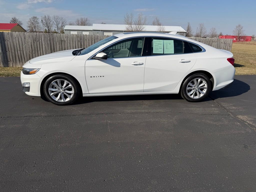 Used 2024 Chevrolet Malibu LT image 2