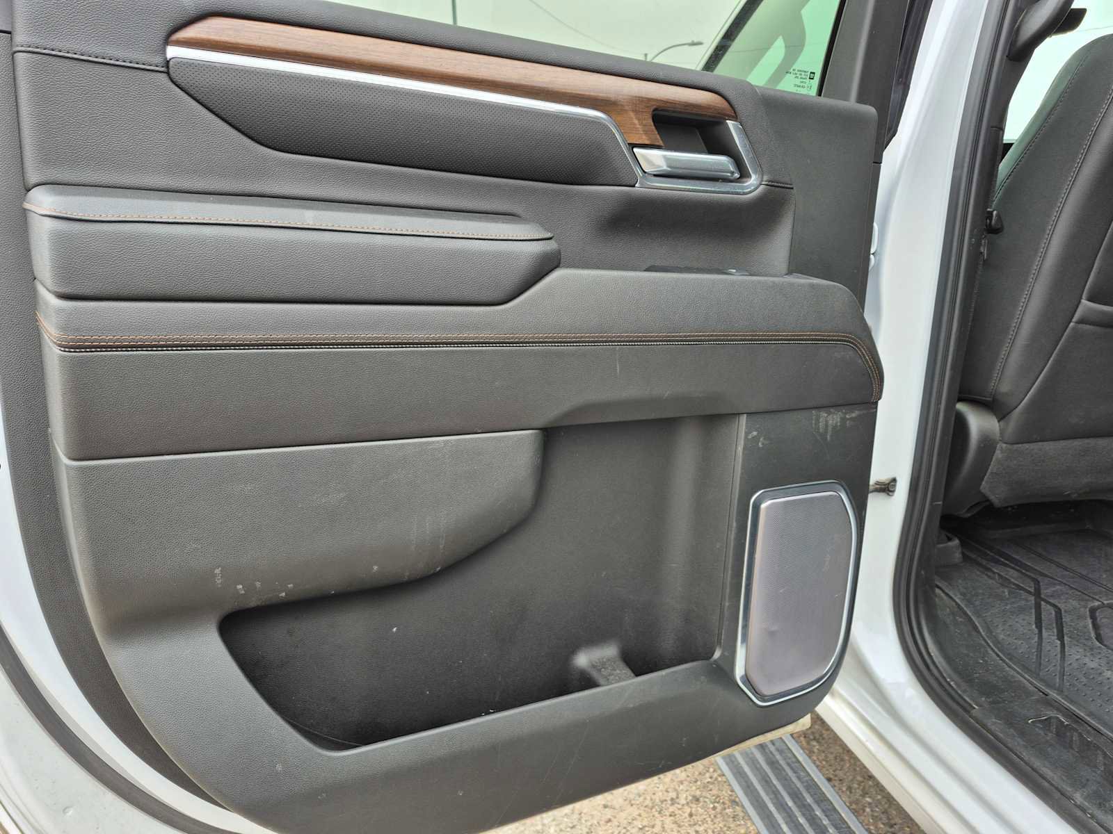 Used 2024 Chevrolet Silverado 3500 High Country w/ Technology Package image 32