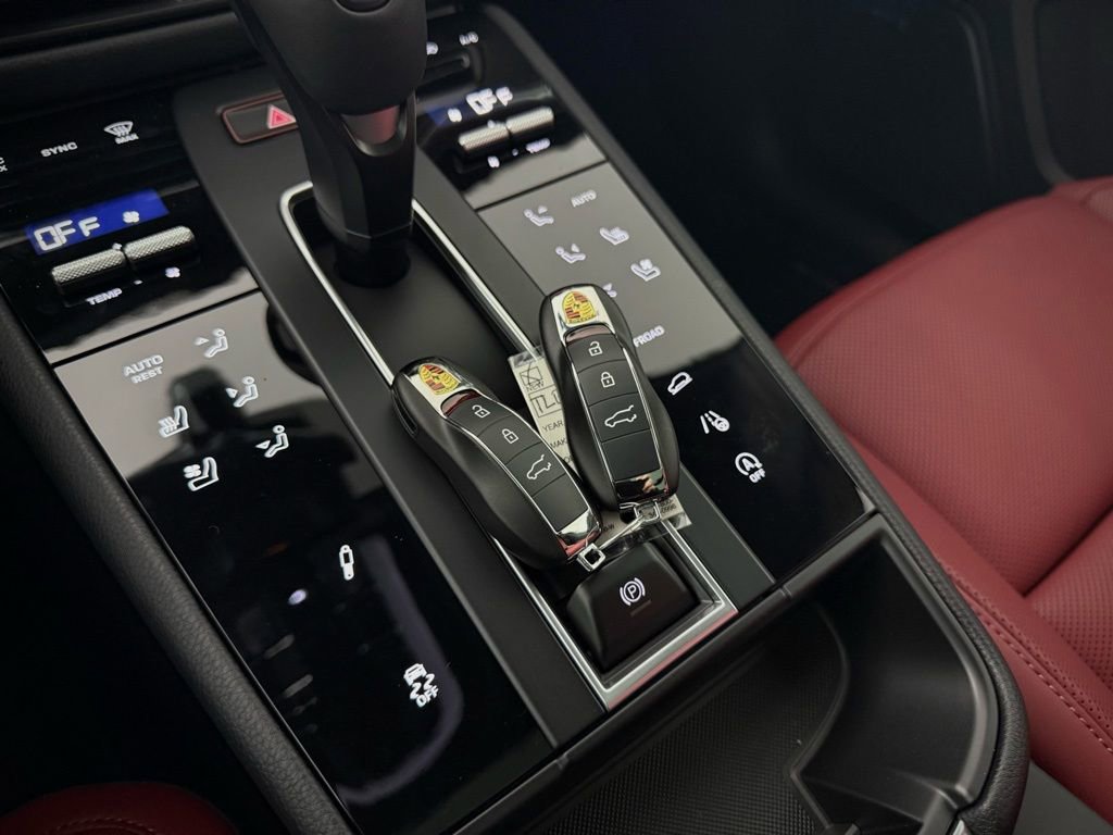 New 2026 Porsche Macan Turbo AWD/4WD image 27