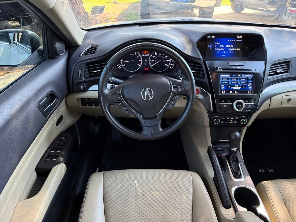 Used 2017 Acura ILX FWD image 2