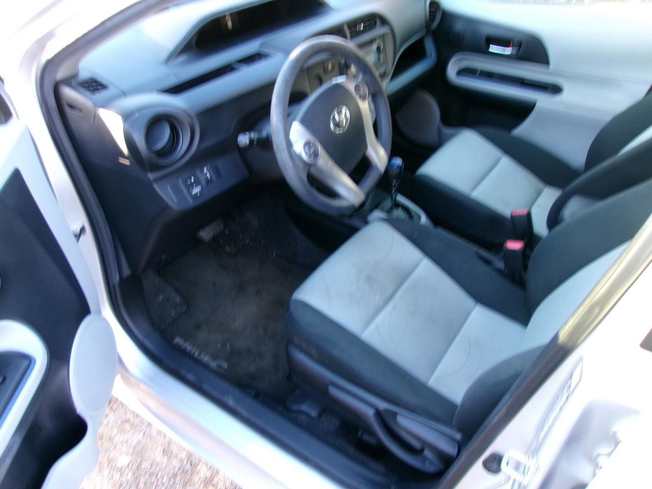 Used 2013 Toyota Prius C Two FWD image 11