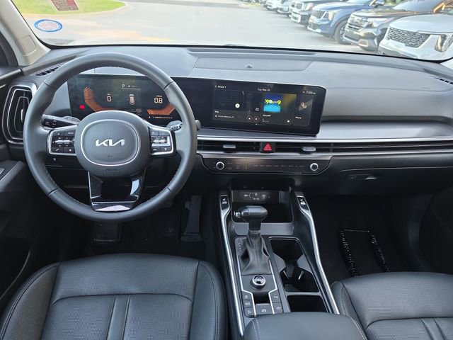 Certified 2025 Kia Sorento S FWD image 7