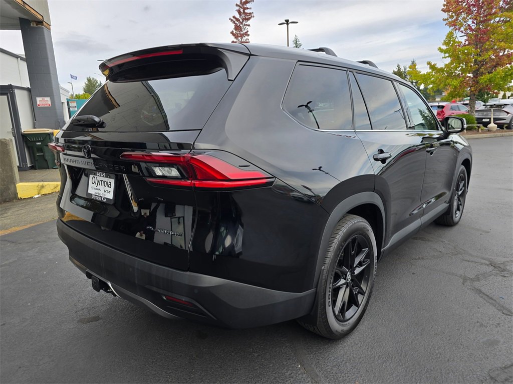 Used 2025 Toyota Grand Highlander AWD image 4