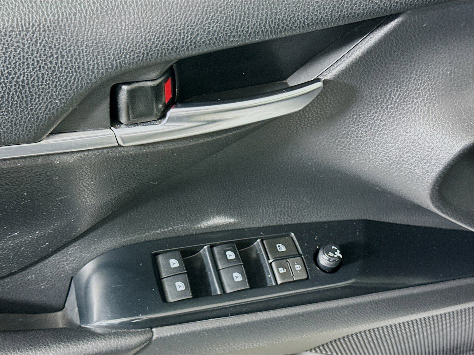 Used 2018 Toyota Camry LE FWD image 15