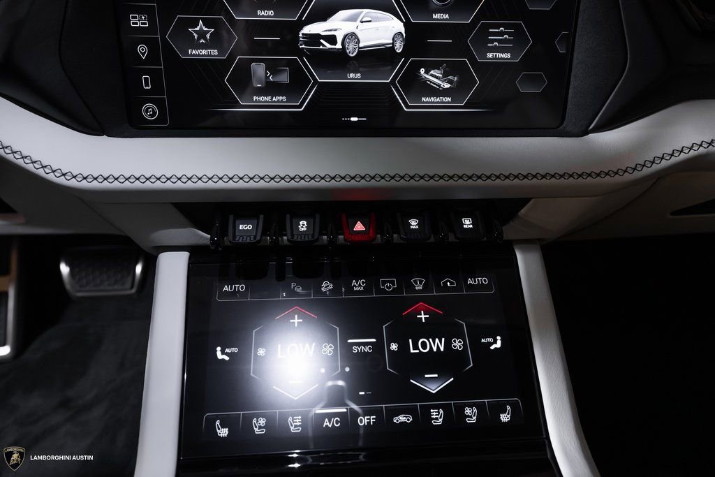 New 2025 Lamborghini Urus SE AWD/4WD image 30