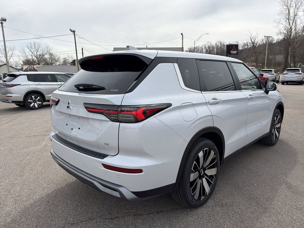 New 2026 Mitsubishi Outlander SE AWD/4WD image 4