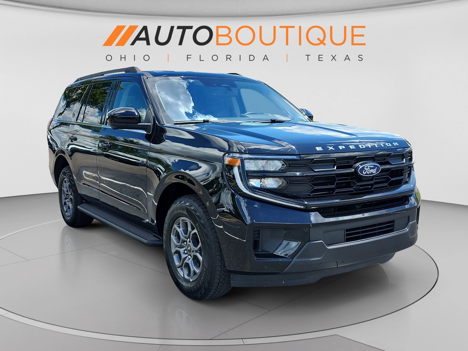 Used 2025 Ford Expedition Active RWD image 7