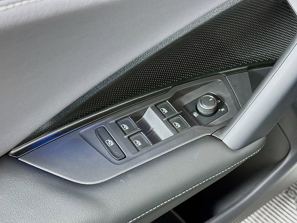 New 2026 Volkswagen Tiguan SE image 8