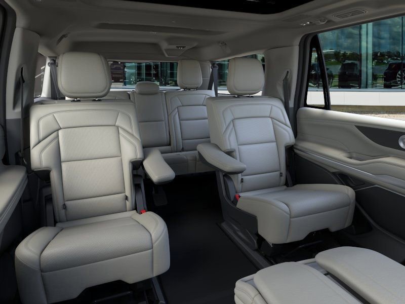 New 2025 Lincoln Navigator L Reserve AWD/4WD image 11