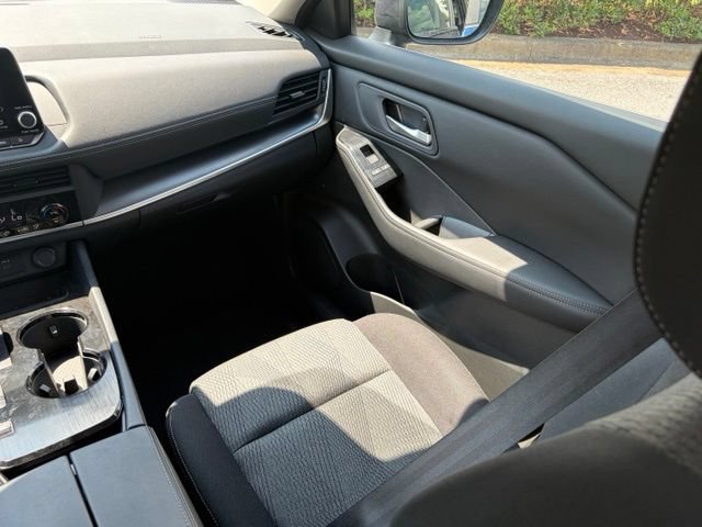Certified 2026 Nissan Rogue SV FWD image 34