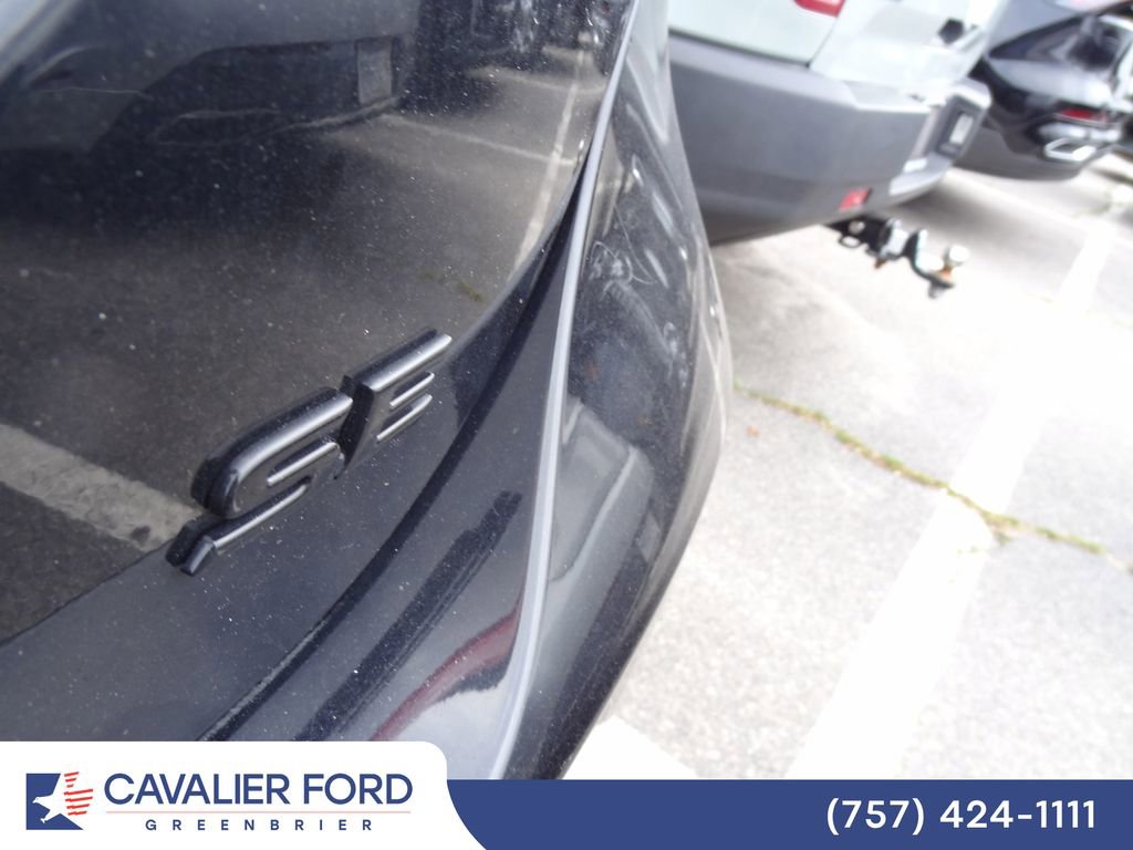 Used 2019 Toyota Camry SE image 6