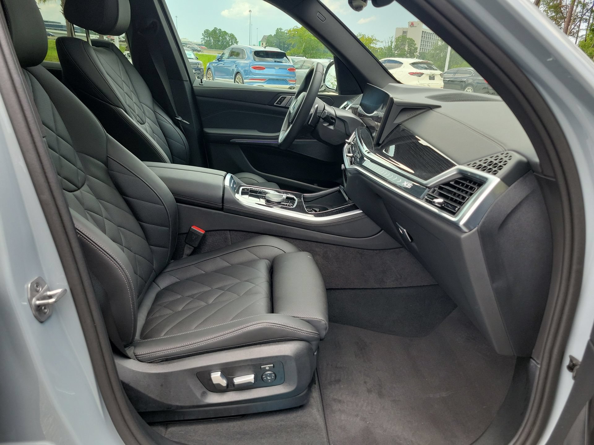 Used 2024 BMW X5 sDrive40i w/ M Sport Package RWD image 40