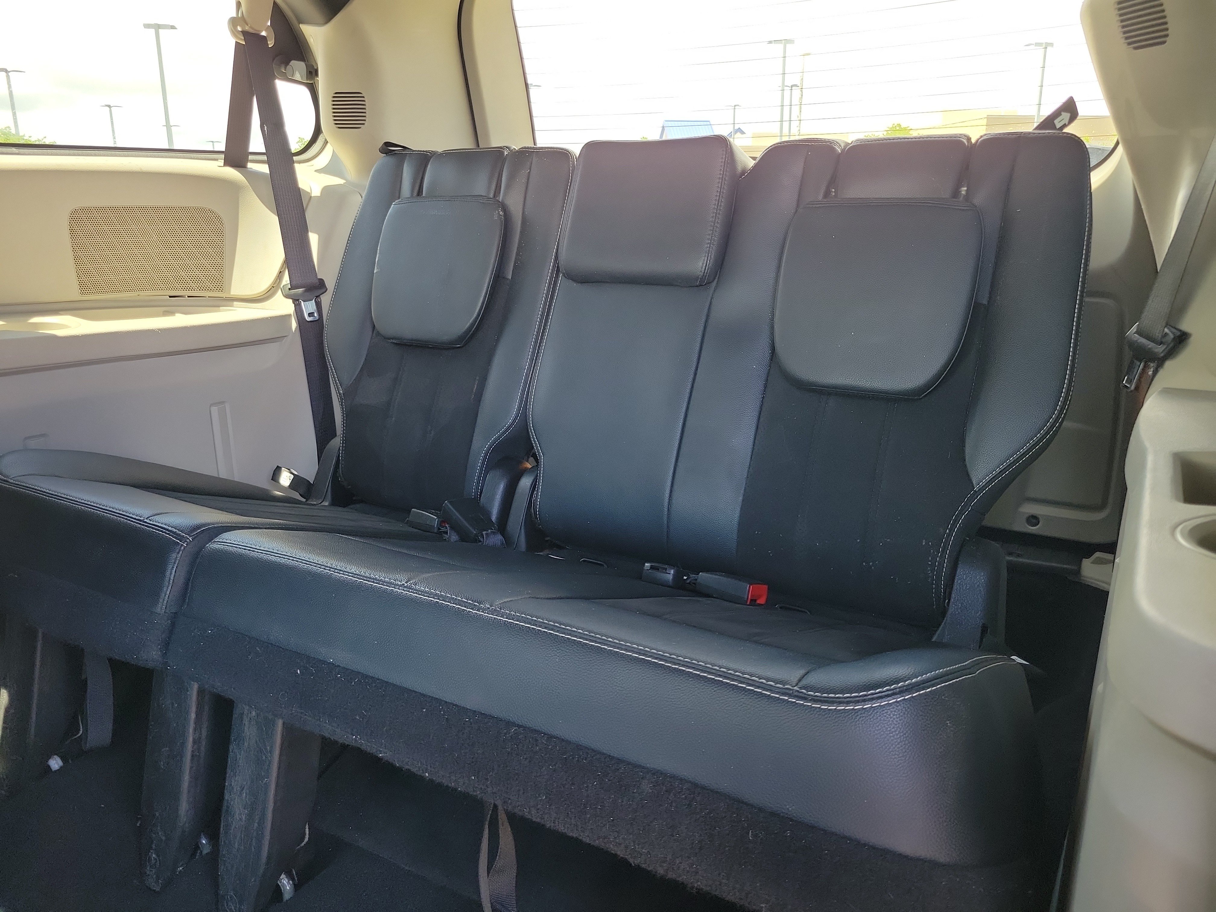 Used 2019 Dodge Grand Caravan SXT FWD image 9