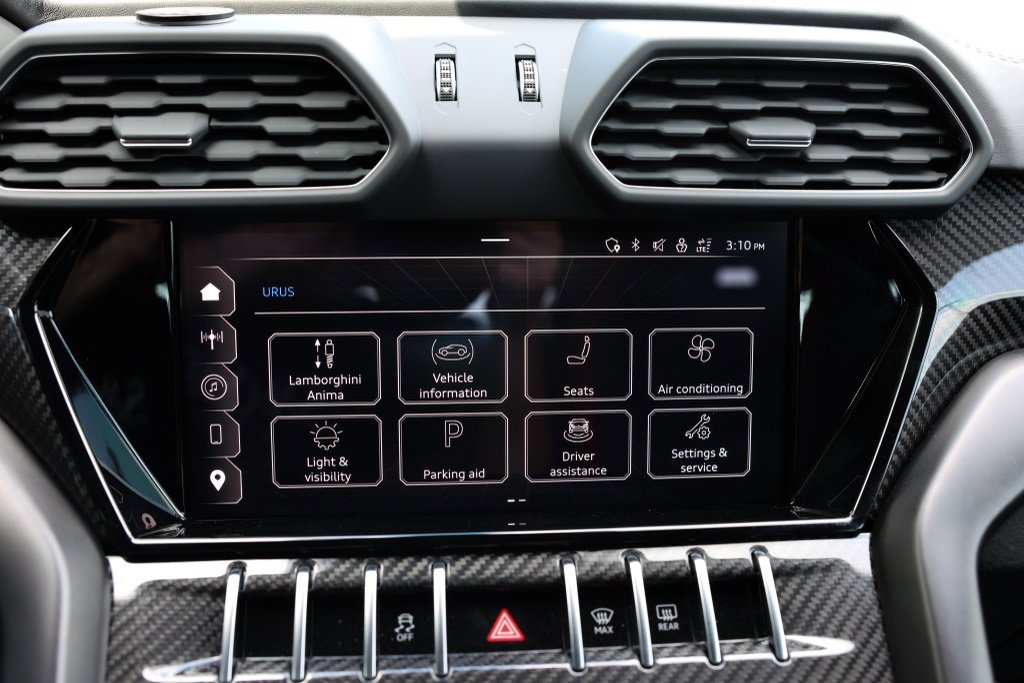 Used 2024 Lamborghini Urus Performante image 56