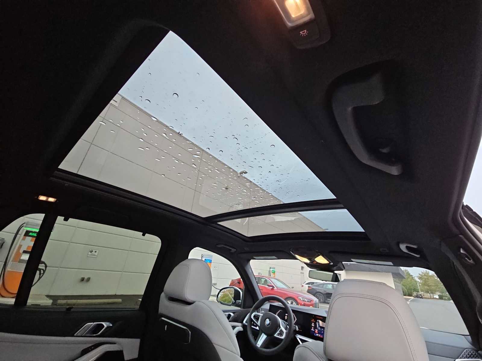 Used 2026 BMW X5 xDrive40i w/ M Sport Package image 23