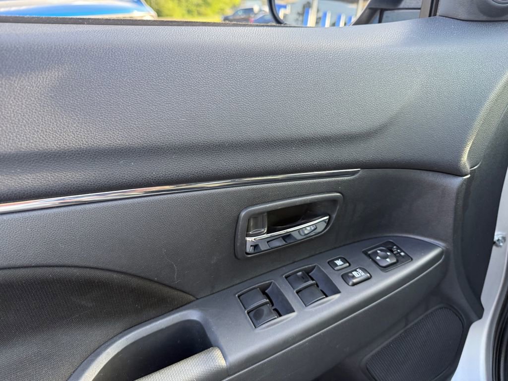 Used 2025 Mitsubishi Outlander Sport ES AWD/4WD image 16
