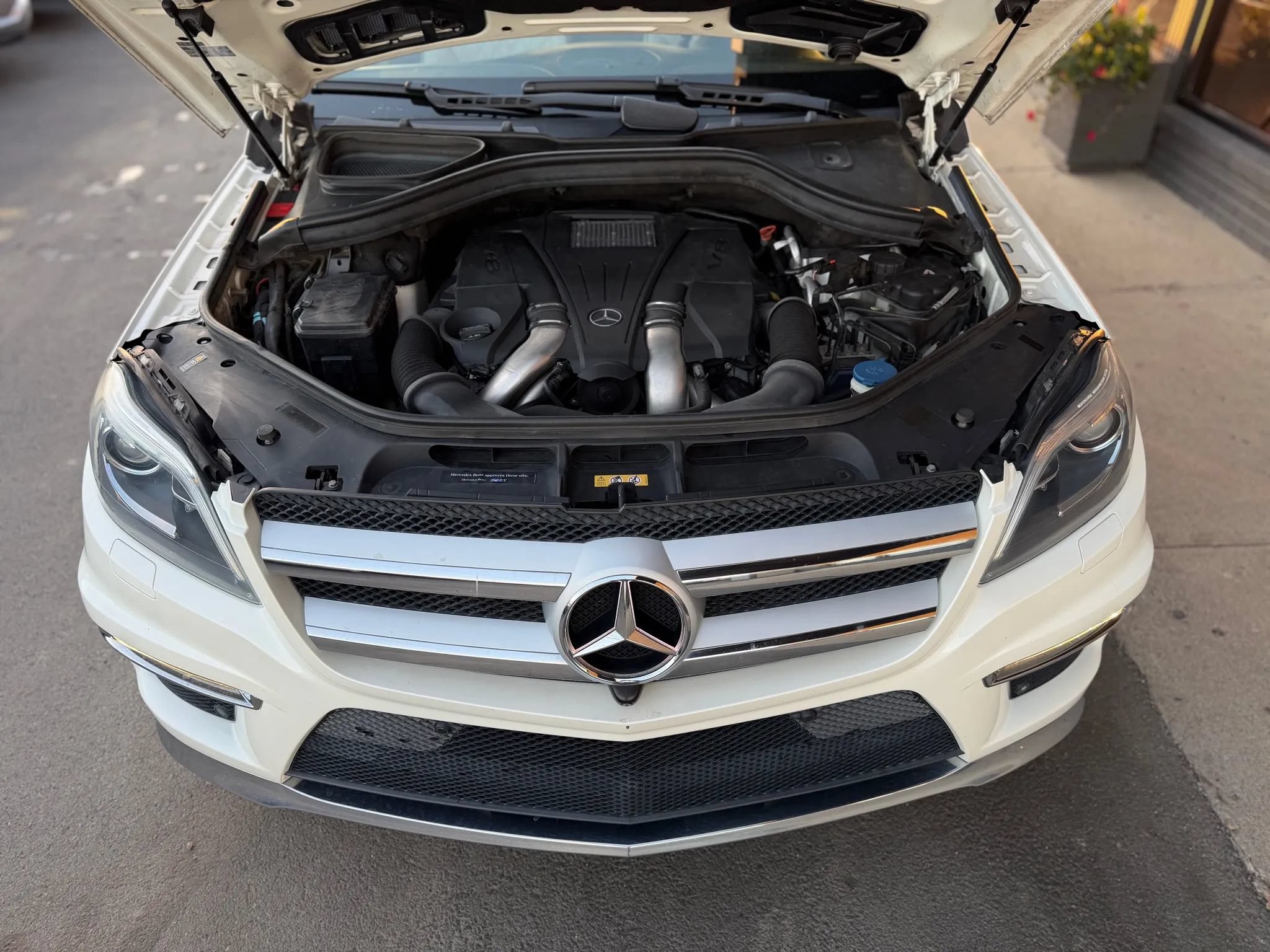 Used 2015 Mercedes-Benz GL 550 4MATIC image 32