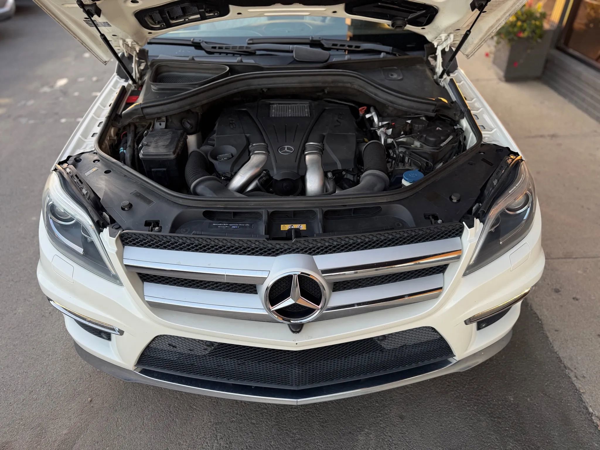 Used 2015 Mercedes-Benz GL 550 4MATIC image 32