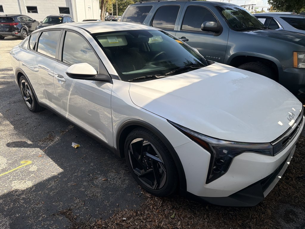 Certified 2025 Kia K4 EX FWD image 1