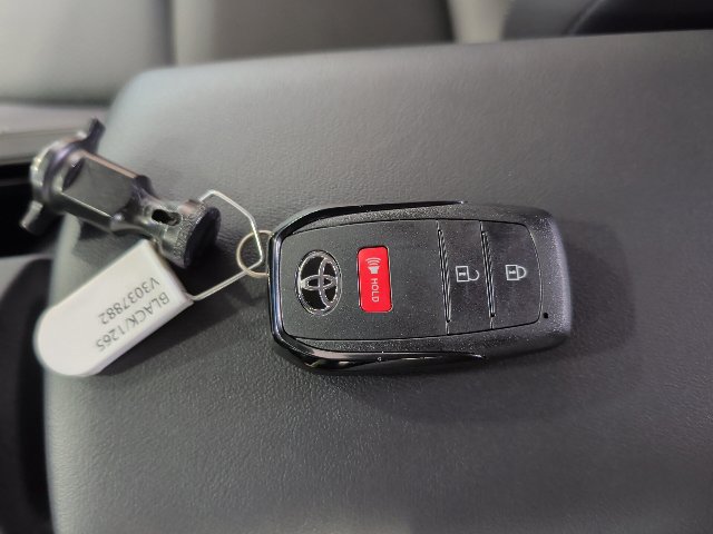 New 2027 Toyota Prius XLE AWD/4WD image 23