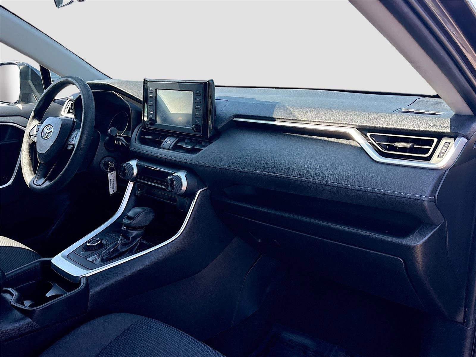 Used 2019 Toyota RAV4 LE image 29