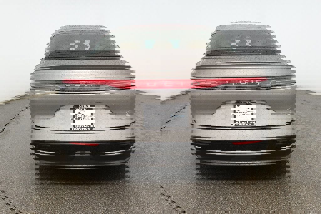 Used 2024 Lucid Air Touring image 5