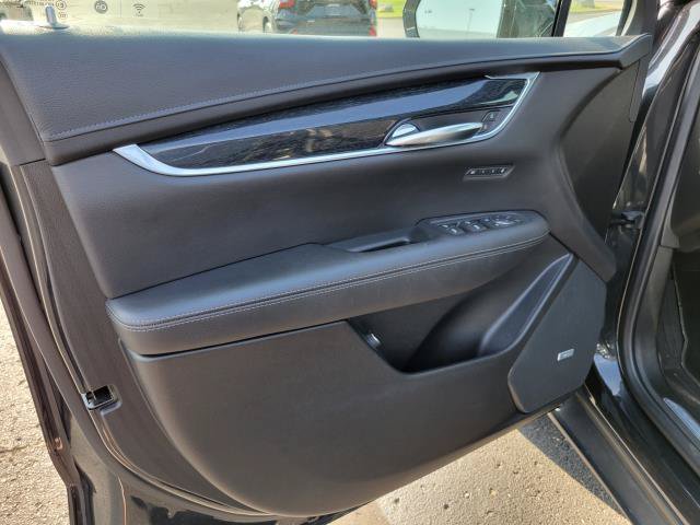 Used 2020 Cadillac XT5 Premium Luxury w/ LPO, Floor Liner Package AWD/4WD image 6