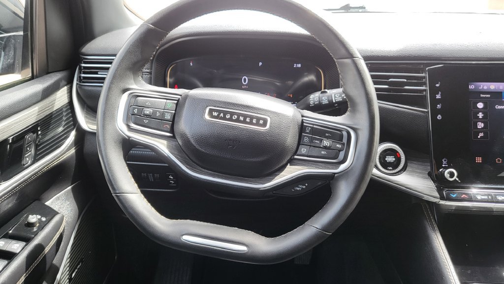 Used 2024 Jeep Wagoneer Series III AWD/4WD image 36