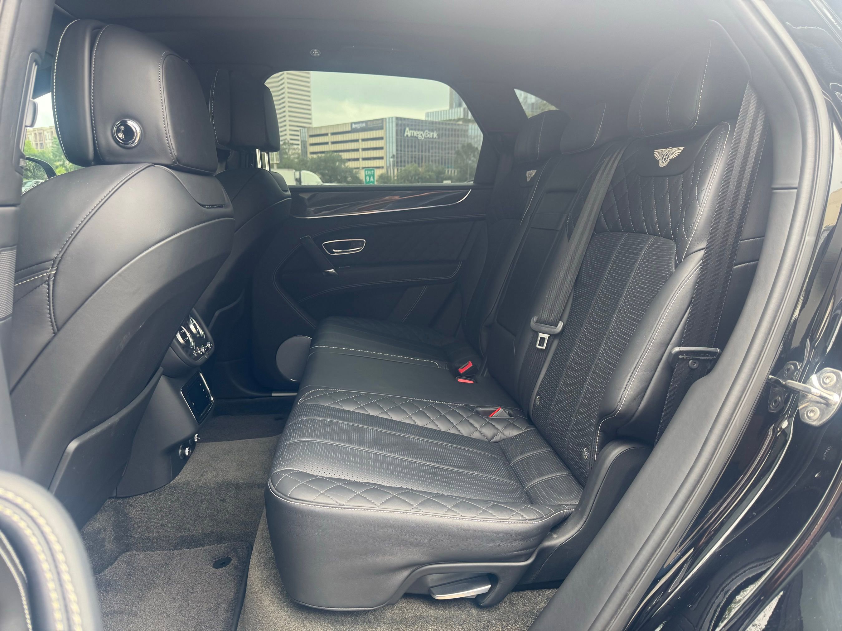 Used 2020 Bentley Bentayga AWD/4WD image 10