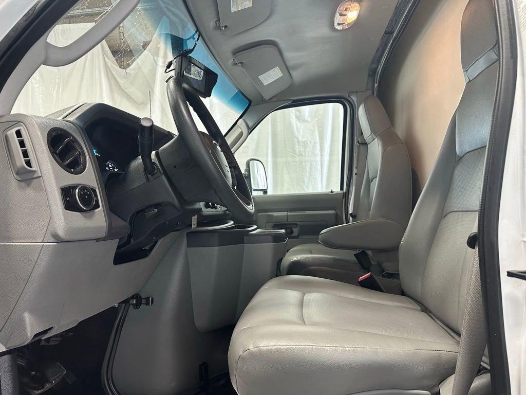 Used 2024 Ford E-350 and Econoline 350 Super Duty image 15
