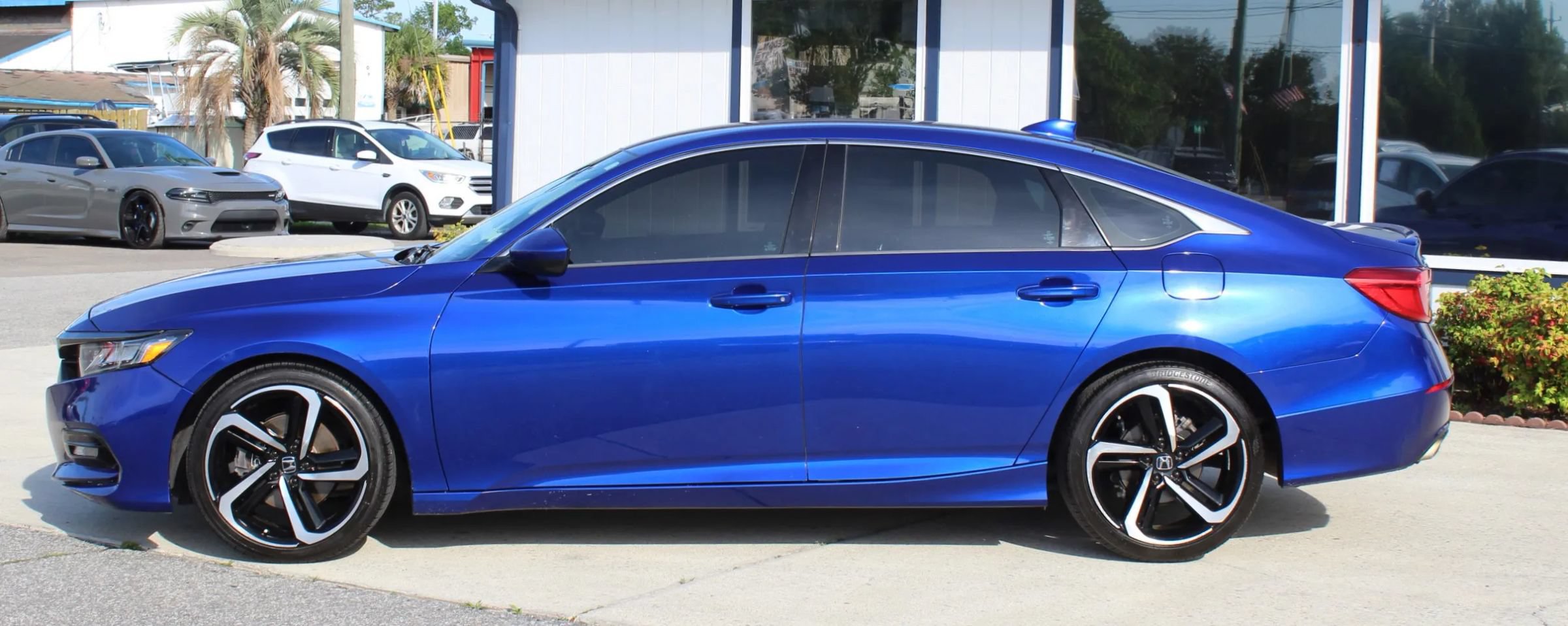 Used 2020 Honda Accord Sport image 2
