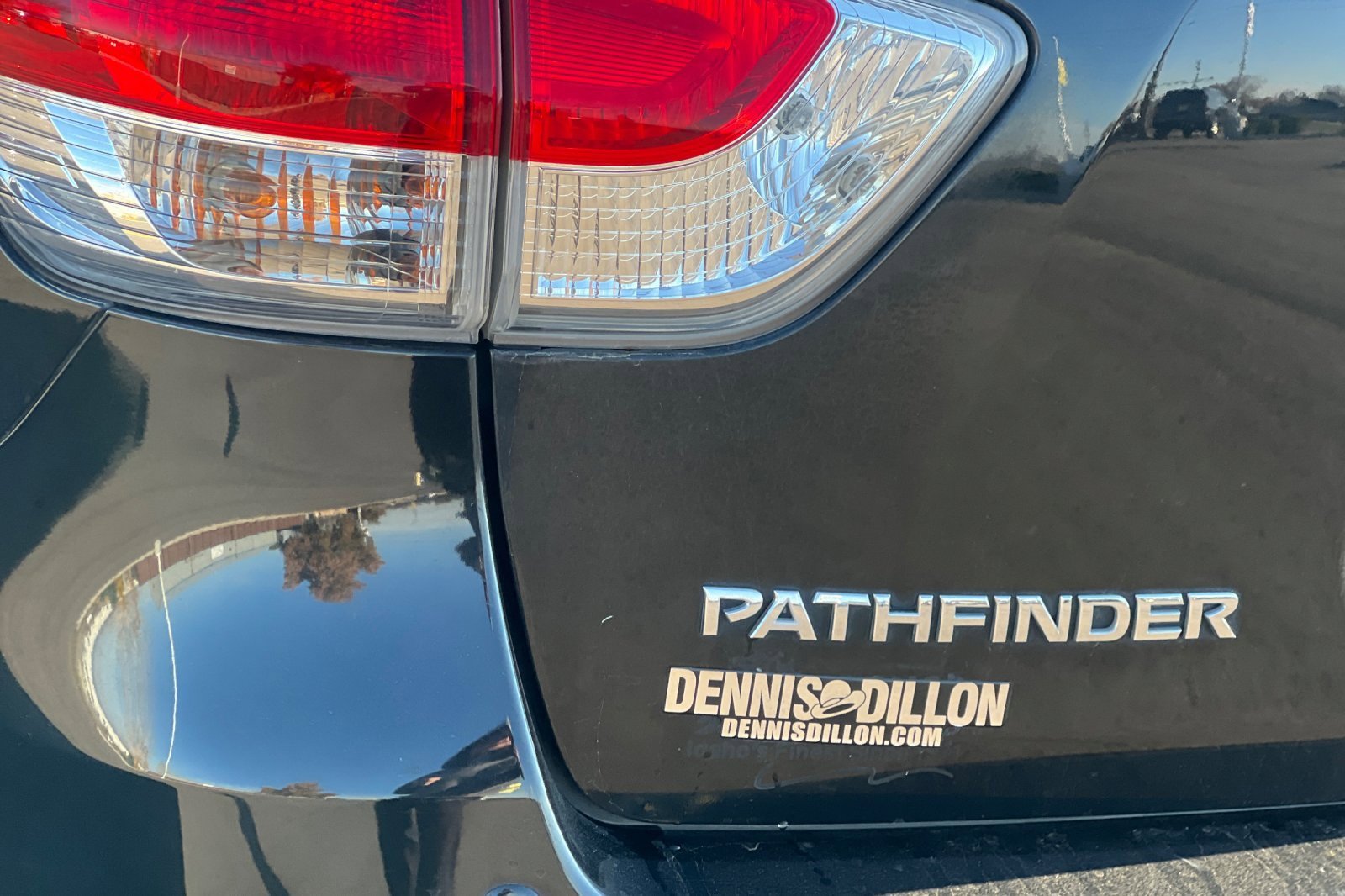 Used 2015 Nissan Pathfinder SV image 24