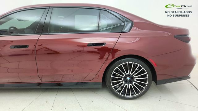 Used 2025 BMW 740i xDrive AWD/4WD image 4