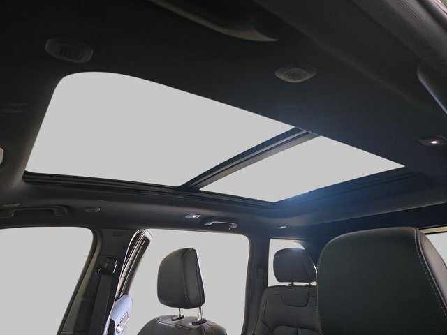 New 2025 Jeep Grand Cherokee Limited w/ Trailer Tow Package image 30